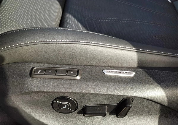 Volkswagen Passat cena 200500 przebieg: 10, rok produkcji 2024 z Piła małe 254